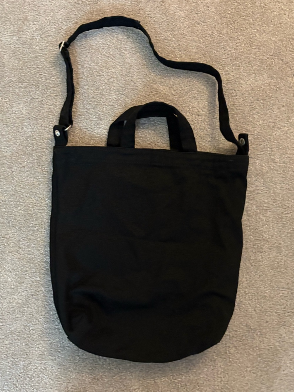 Black BAGGU duck bag